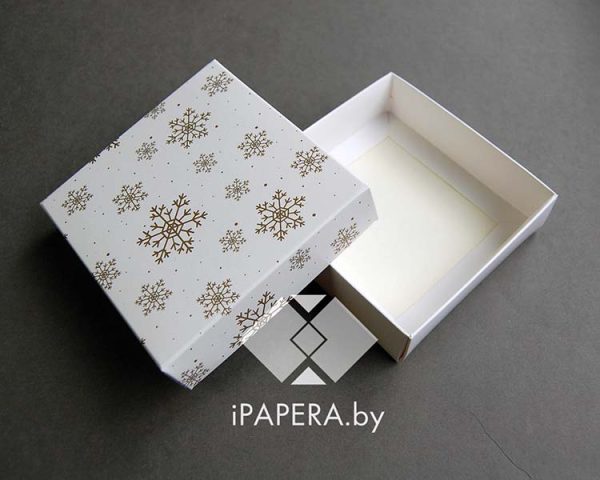 Коробка "Снежинки" 10*10*3 см (белое дно) — изображение 2