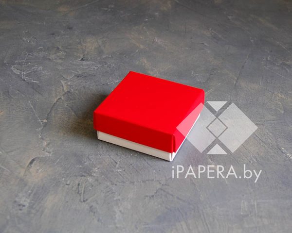 Коробка "Красная" 5,5*5,5*3 см (белое дно)