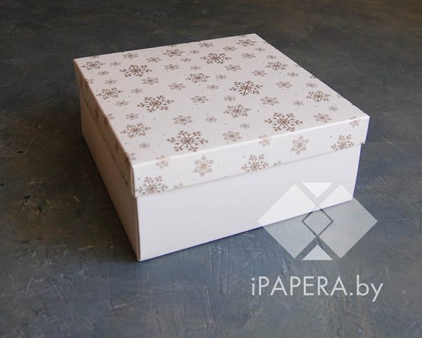 Коробка "Снежинки" 22*22*10 см (белое дно)