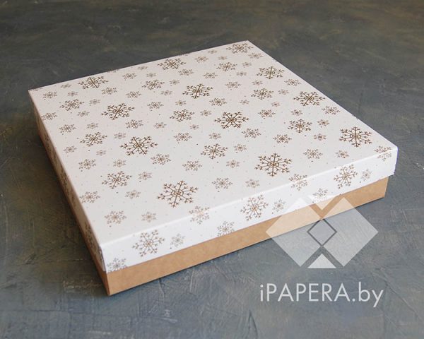 Коробка "Снежинки" 25*25*5 см (крафт дно)