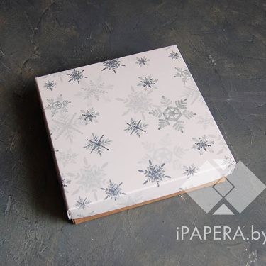 Коробка "Акварельные снежинки" 22*22*5 см (крафт дно)