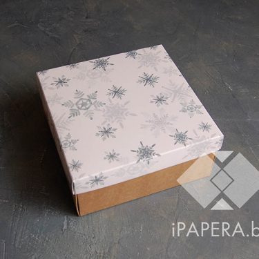 Коробка "Акварельные снежинки" 22*22*10 см (крафт дно)