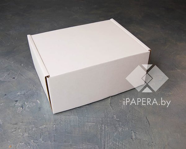 Белая крафт-коробка 15*13*8 см