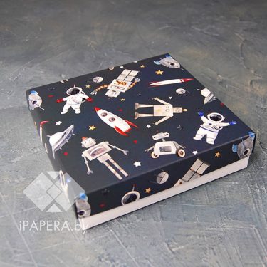 Коробка "Космос" 12*12*4 см (белое дно)