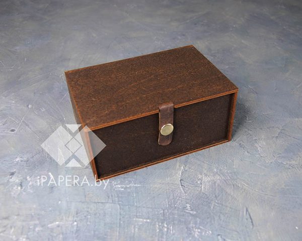 Деревянная коробка "Коричневая" с кнопкой (16x11x7 см)