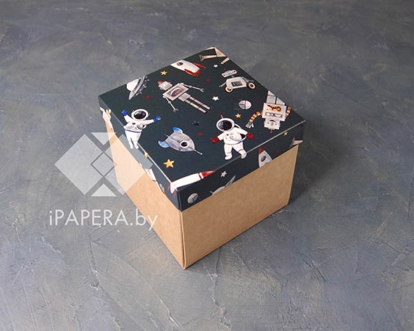 Крафт-коробка "Космос" 12*12*12 см (крафт дно из микрогофры)