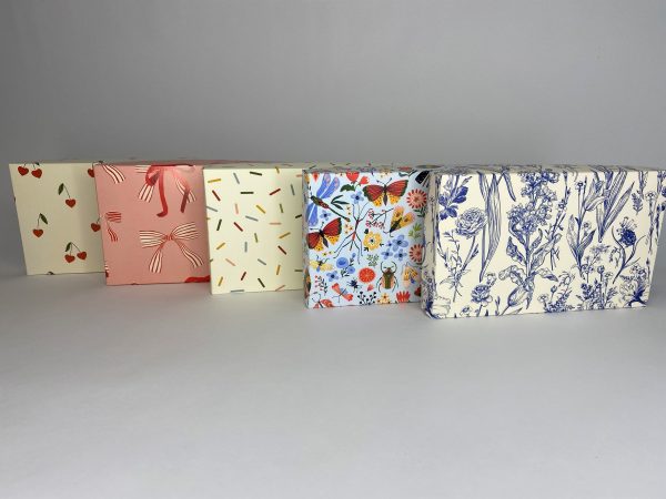 Коробка "Конфетти" 12*20*3 см (белое дно) — изображение 2