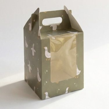 Коробка с ручкой и окном "Гуси" 16*16*20 см (для кулича)