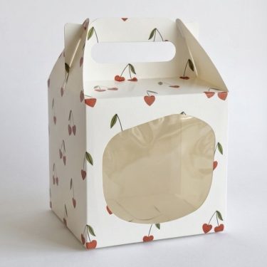 Коробка с ручкой и окном "Вишни" 14*13*13,5 см